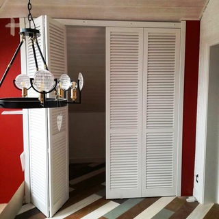 Встроенный шкаф с реечными вентилируемыми фасадами