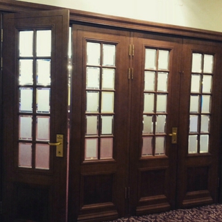 Филенчатые двери с фацетными филенками