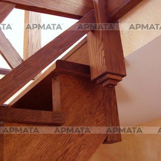 Деревянный косоур для лестницы из массива ясеня