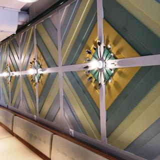 Стеновые для ресторан  панели из МДФ и шпона, покрытого эмалью