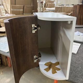 Комод с гнутыми радиусными фасадами