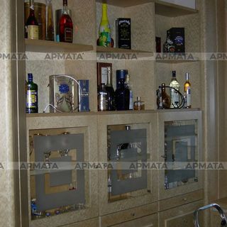 Винный шкаф фанерованный шпоном клена "Птичий глаз"